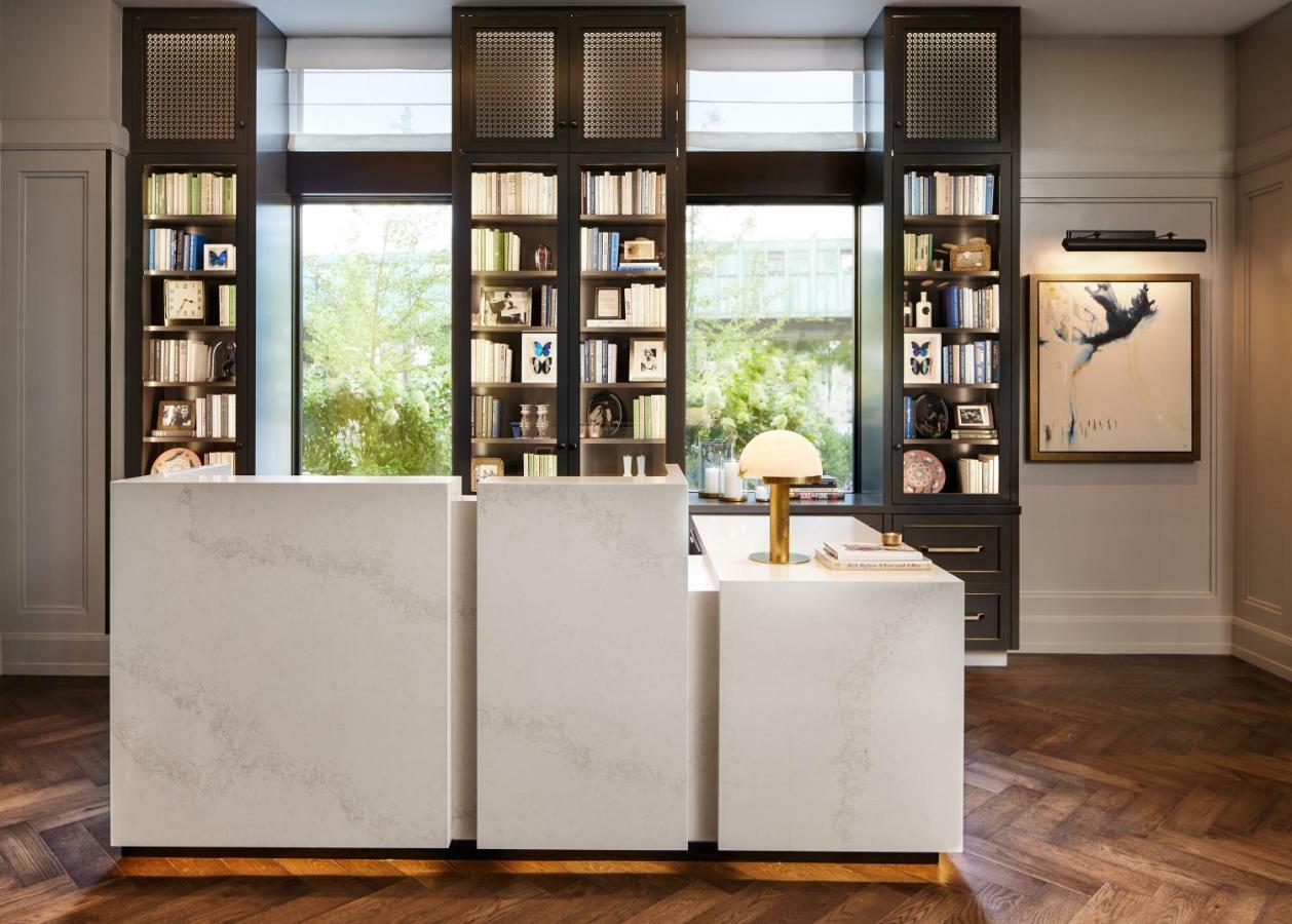 เดอะวิตนีย์ โฮเทล บอสตัน Hotel ภายนอก รูปภาพ The Library at The Ivy Collection