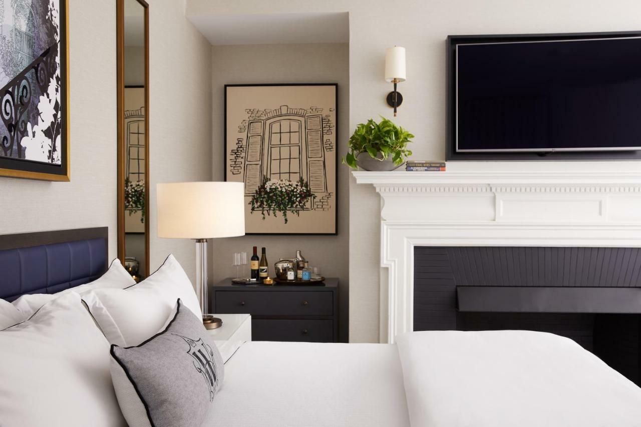 เดอะวิตนีย์ โฮเทล บอสตัน Hotel ภายนอก รูปภาพ A bedroom at the London West Hollywood