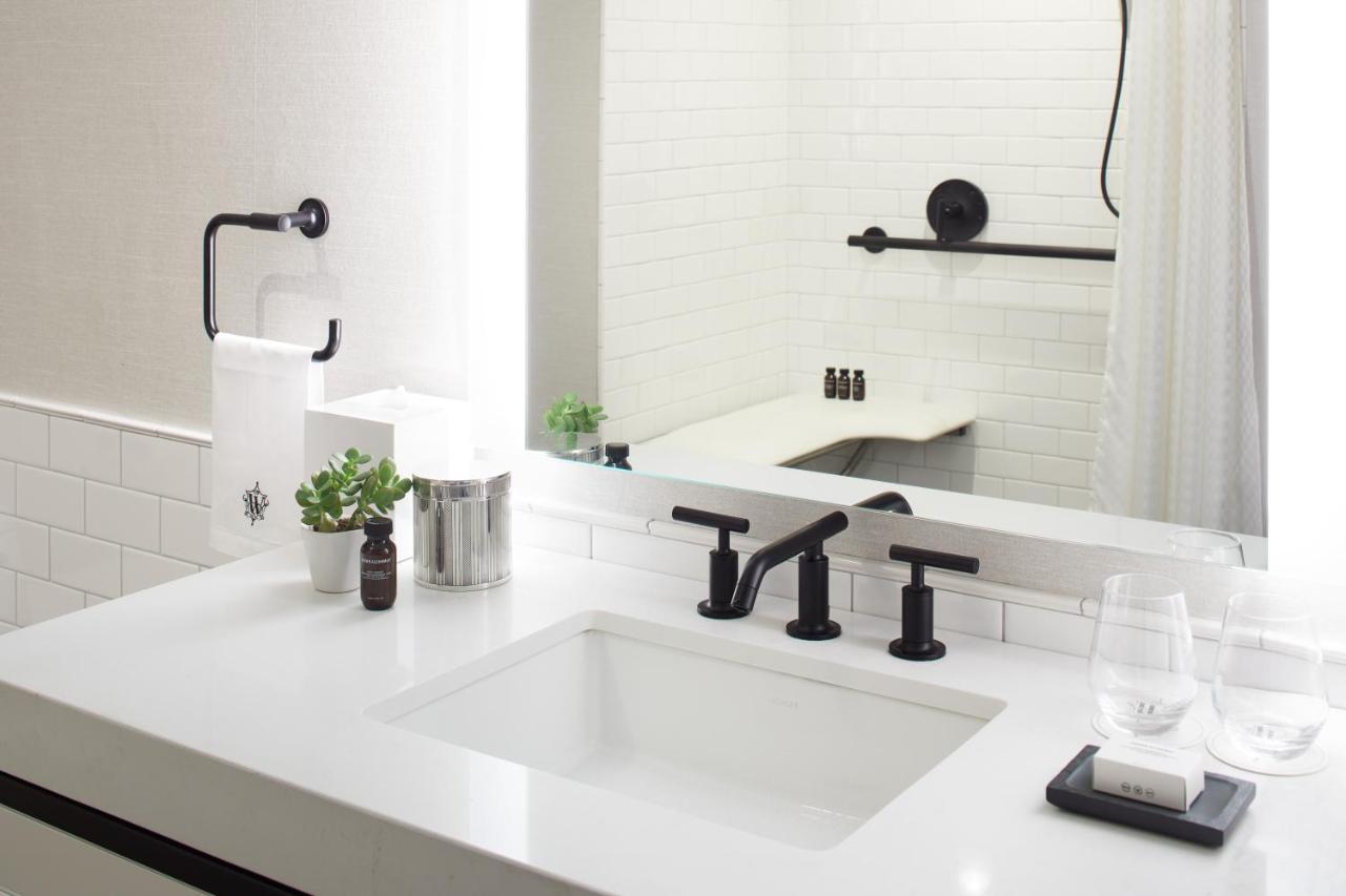 เดอะวิตนีย์ โฮเทล บอสตัน Hotel ภายนอก รูปภาพ Bathroom fixtures